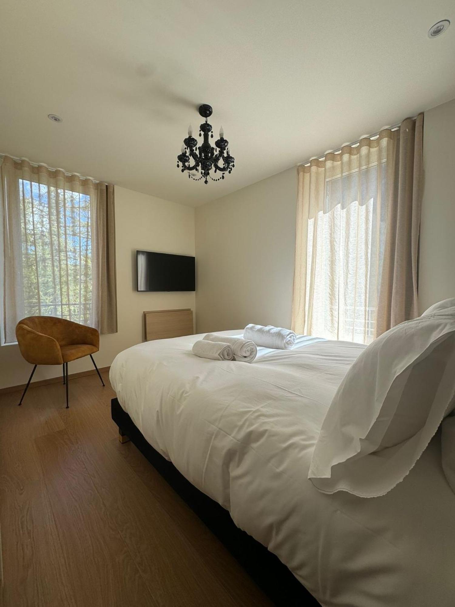 Appartements Confortables Avec Vue Montagne - Residence Villa Belle Fleur Château-Ville-Vieille Extérieur photo