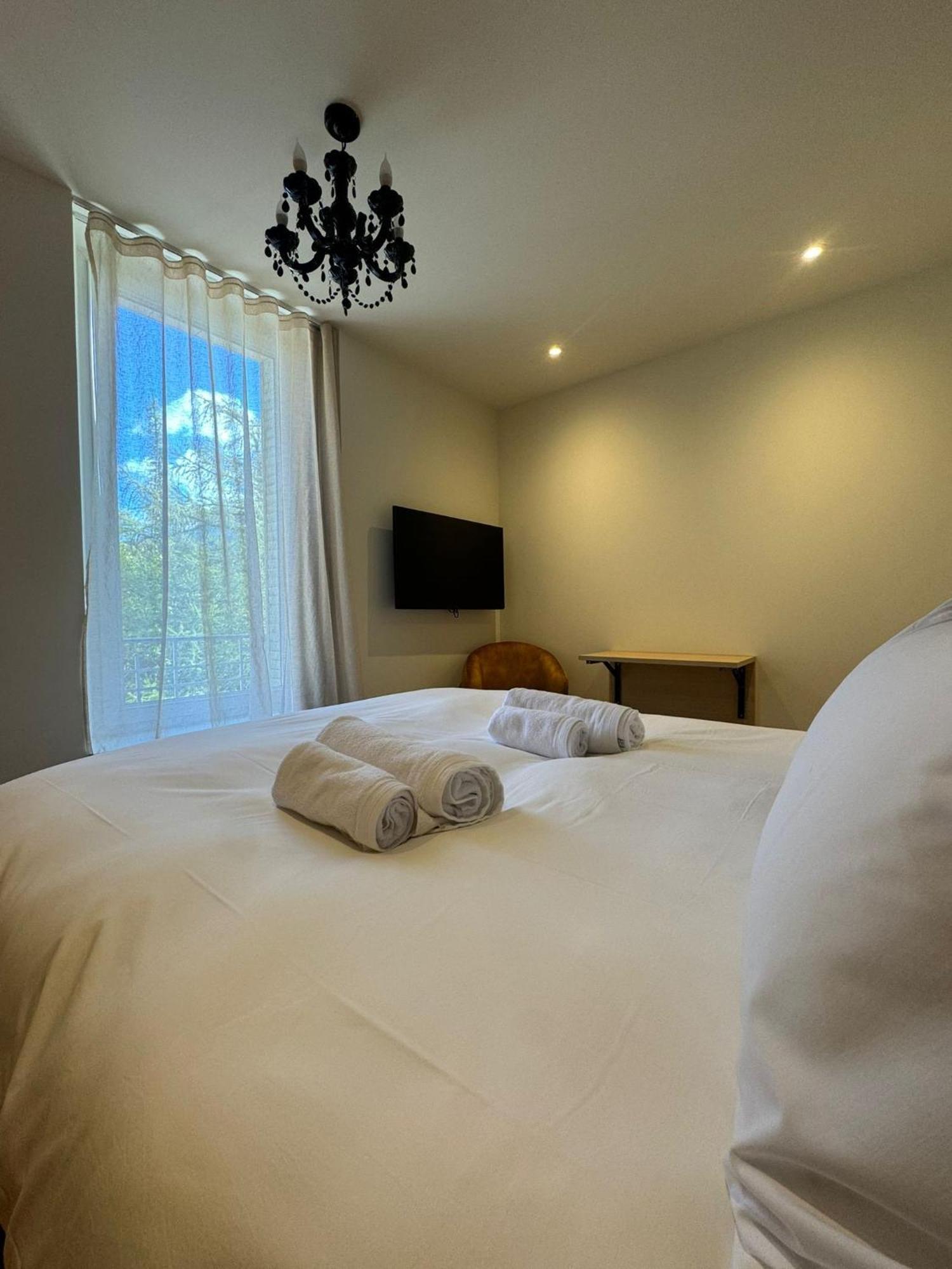 Appartements Confortables Avec Vue Montagne - Residence Villa Belle Fleur Château-Ville-Vieille Extérieur photo