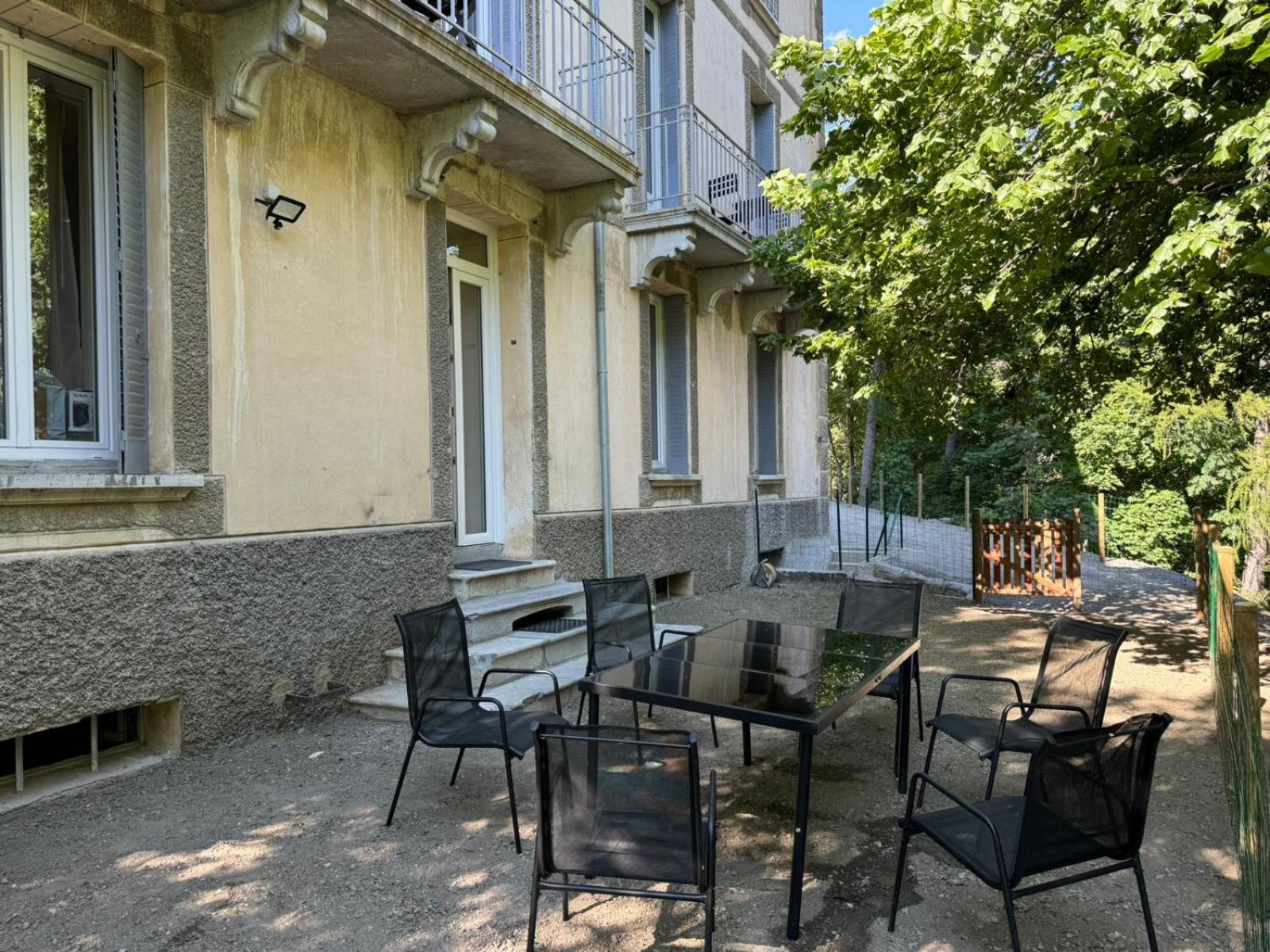 Appartements Confortables Avec Vue Montagne - Residence Villa Belle Fleur Château-Ville-Vieille Extérieur photo