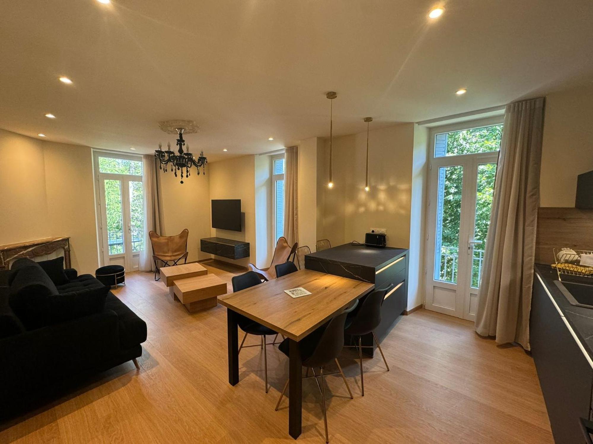 Appartements Confortables Avec Vue Montagne - Residence Villa Belle Fleur Château-Ville-Vieille Extérieur photo