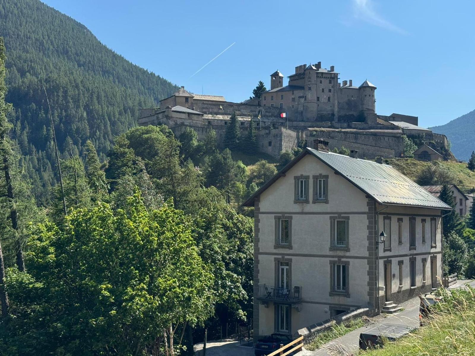 Appartements Confortables Avec Vue Montagne - Residence Villa Belle Fleur Château-Ville-Vieille Extérieur photo