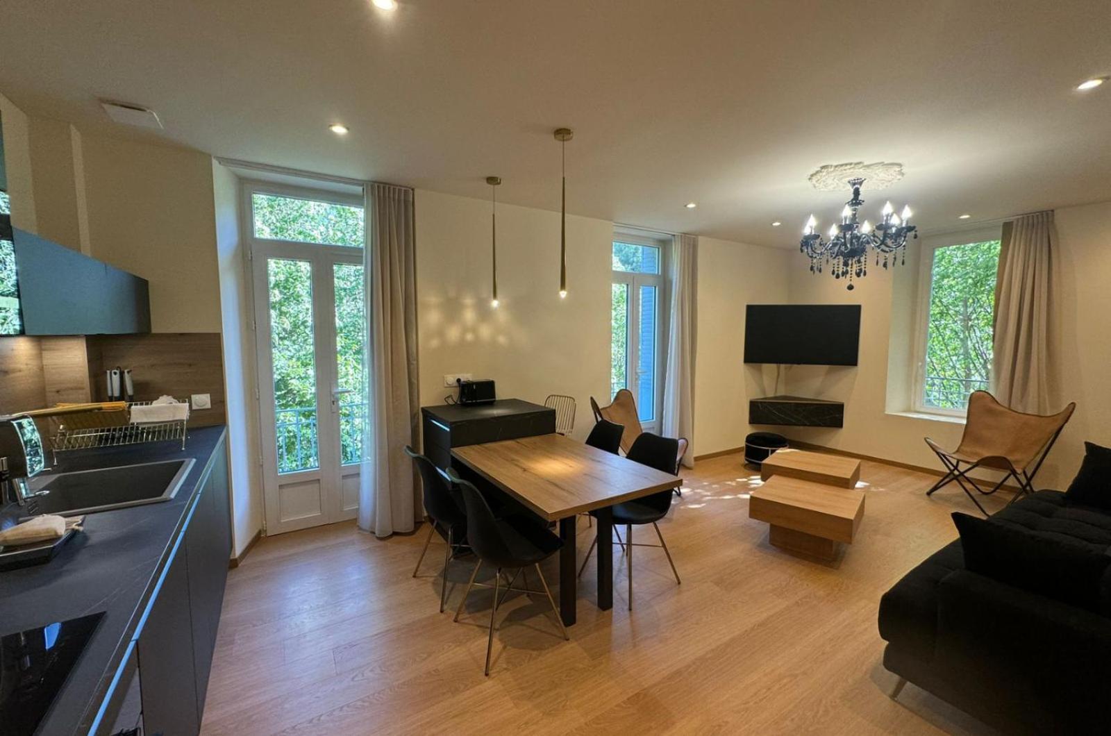 Appartements Confortables Avec Vue Montagne - Residence Villa Belle Fleur Château-Ville-Vieille Extérieur photo
